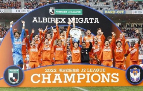 上海体育-中甲冲超靠外援?看看日本J2霸主的巴萨风团队足球