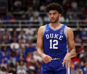 体育直播-谁DNA动了？布泽尔儿子轰30分14板3助3断1帽 上半场就砍20+9+2+3