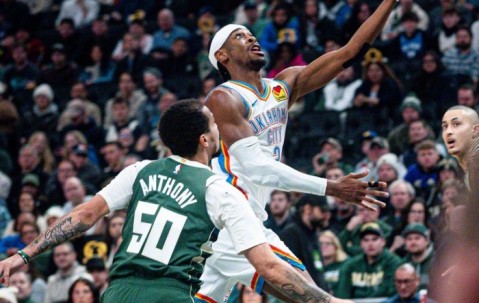 体育直播-雷霆大胜！亚历山大40+11创纪录，字母19+14，库兹马12中4安东尼爆发|雄鹿|投篮|卡梅隆·安东尼|吉安尼斯·安特托孔波|密尔沃基雄鹿队_新浪体育_新浪新闻